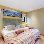 Brockwood Hall 홀리데이파크 *
