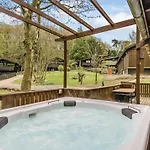 Tatil parkı Brockwood Hall *
