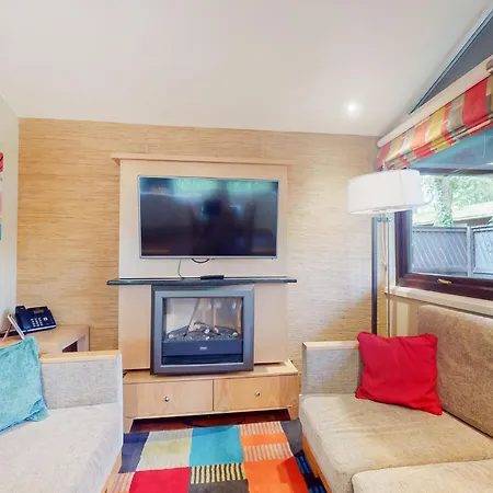 Tatil parkı Brockwood Hall *