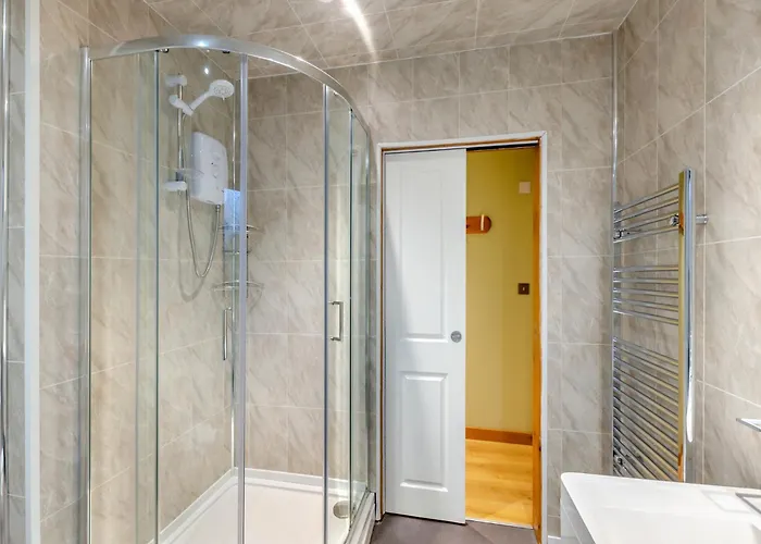 Brockwood Hall * Duddon