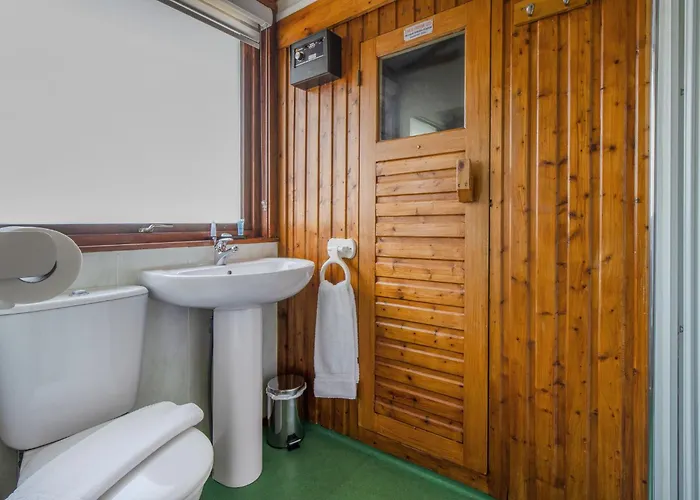 Brockwood Hall Holiday park *